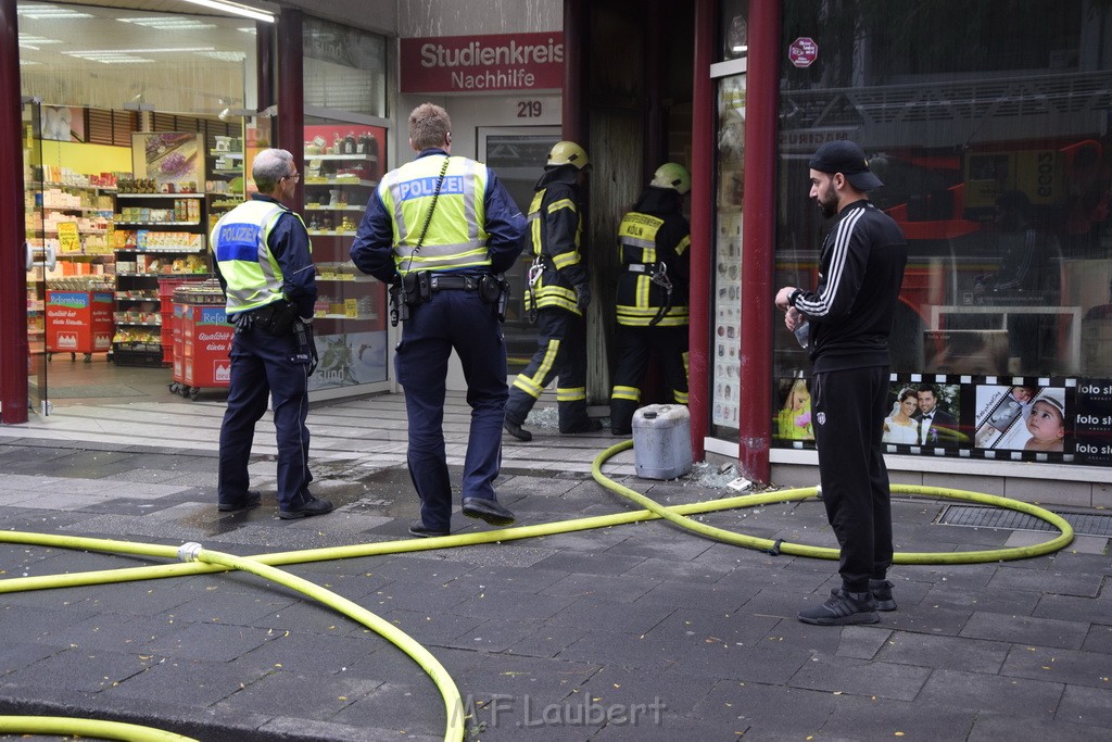 Feuer 2 Koeln Nippes Neusserstr P233.JPG - Miklos Laubert